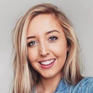 Lucy Mountain, 33 (Blogger)