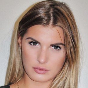 ЛуДивине Биркер image 3