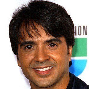 Luis Fonsi image 3