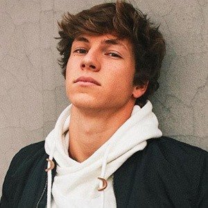 Luis Mas, 27 (Cantor Pop)