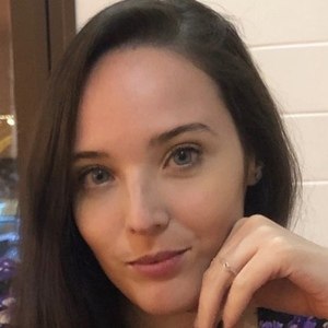 Luiza Carrilho, 29 (Instagram Star)