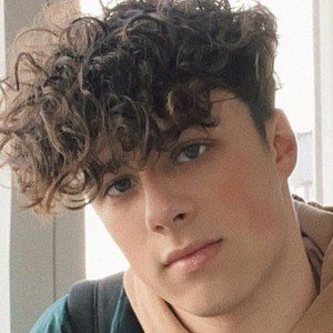 Lukas White image 3