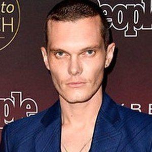 Luke Baines, 33 (Actor de Cine)