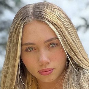 Luna Del Mar Pernia, 20 (Ballerino)