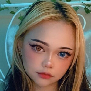 luna_ticbunny image 4