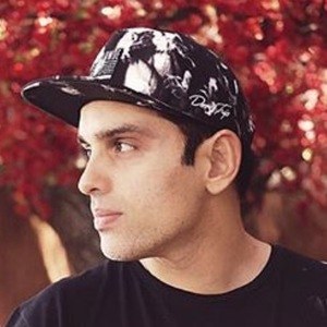 Luv Sinha, 40 (Attore di film)