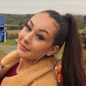 Lydia Mace, 24 (Estrella de Instagram)