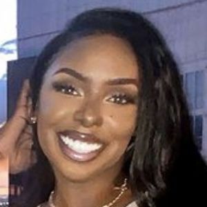 Lyn Allure image 4