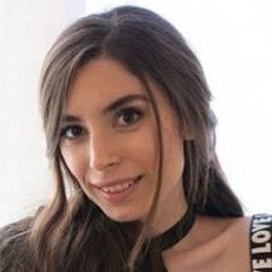 Lyna Vallejos, 31 (YouTube Star)