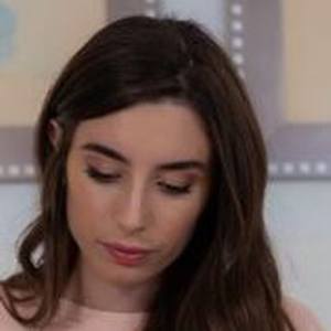 Lyna Vallejos, 31 (YouTube明星)