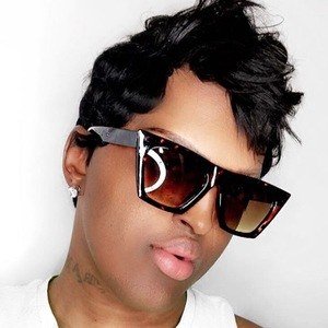 Lynn Spirit, 37 (Facebook明星)