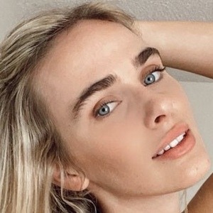 Lyzy Adler, 27 (Ngôi sao Instagram)