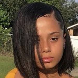 Maara, 24 (Instagram Star)