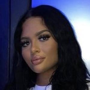 Mackenzie Hyatt, 29 (Instagram Star)