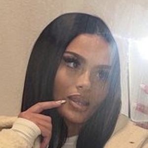 Mackenzie Hyatt, 29 (Instagram Star)