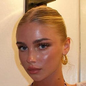 Maddie Francesca, 25 (Ngôi sao Instagram)