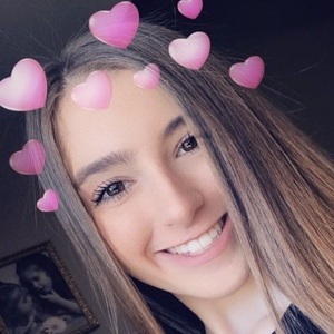 Maddie Irwin, 23 (TikTok Star)