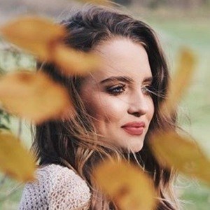 Maddie Walker, 27 (Pop Singer)