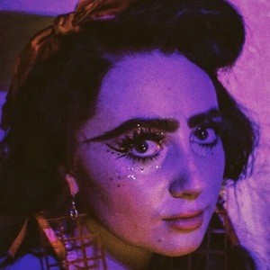 Maddy Ellwanger, 28 (Rocksänger)