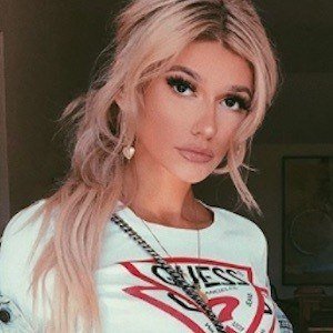 Madeleine Rose, 26 (Instagram Star)