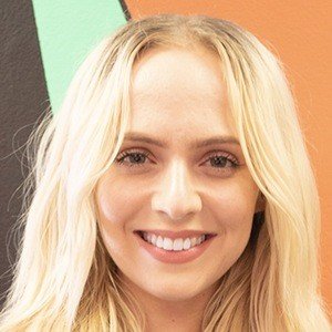 Madilyn Bailey, 33 (Cantor Pop)