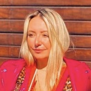 Madú Avila, 35 (YouTube Star)