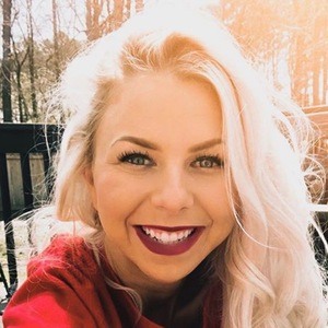 Mae Elizabeth Gurene, 36 (Blogger)