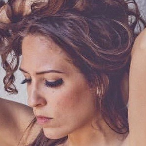 Mae Flowers, 39 (Star di YouTube)