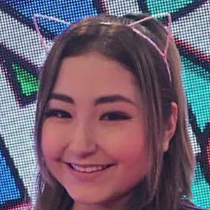 Mafer Chavana, 22 (流行歌手)