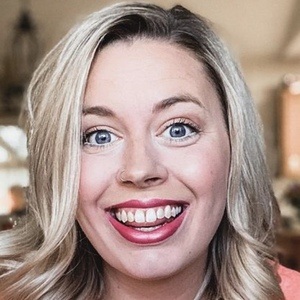 Maggie Clayton, 34 (TikTok明星)