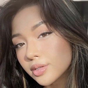 Mai Pham, 22 (YouTube明星)