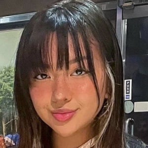 Mai Pham, 22 (YouTube明星)