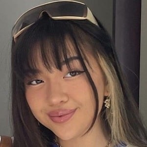 Mai Pham, 22 (YouTube明星)