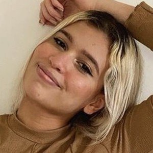 Maika Gimenez, 25 (Instagram Star)