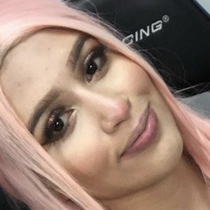 Maika Gimenez, 25 (Instagram Star)