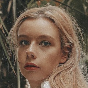 Maike Krombach, 29 (YouTube Star)