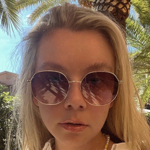 Maike Krombach, 29 (YouTube Star)