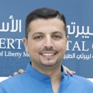 Majd Naji, 50 (Врач)