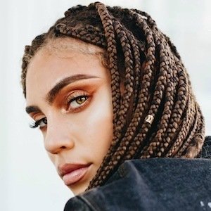 Makayla London, 29 (Model)