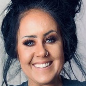 Makeupandmacros, 40 (TikTok Star)