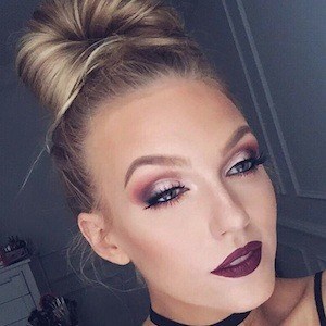 MakeupByAlli, 39 (Estrella de YouTube)