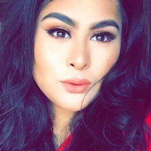 MakeupByPita, 28 (YouTube Star)