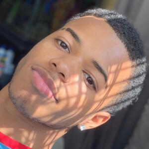 Malachi Carey, 24 (YouTube明星)