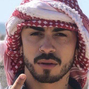 Malcriado, 33 (Star di YouTube)