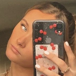 Malin Tomkins image 5