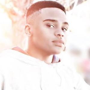 Malyk Santiago, 26 (Model)