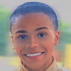 Malyk Santiago, 26 (Model)