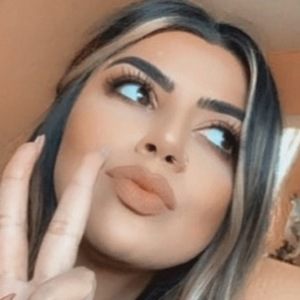 Mandi Awadis, 36 (Instagram Star)