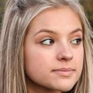 Mandi Bagley, 22 (TikTok Star)