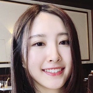 Mandy Sandy&Mandy, 24 (YouTube Star)